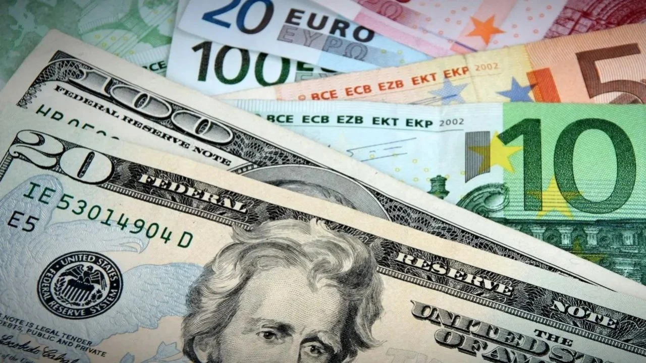 Reuters'in anketinde 2024 Dolar/TL tahmini