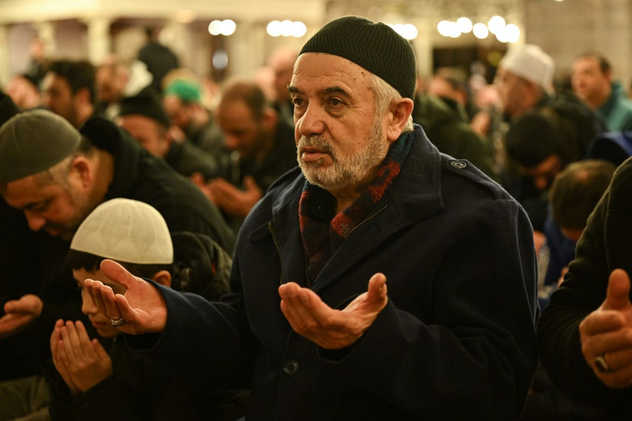 Yurt genelinde camilerde şehit Mehmetçikler için dua edildi