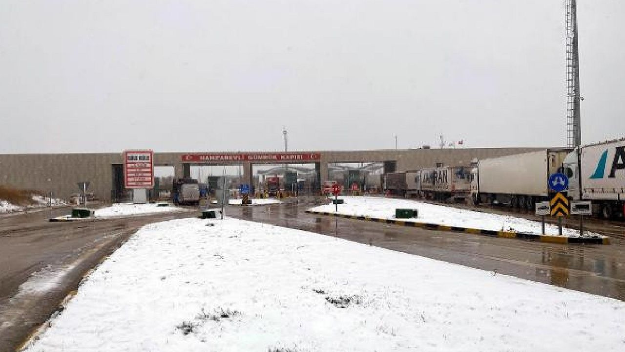 Eğitime kar engeli! Van'ın o ilçelerinde okullar 1 gün tatil edildi...