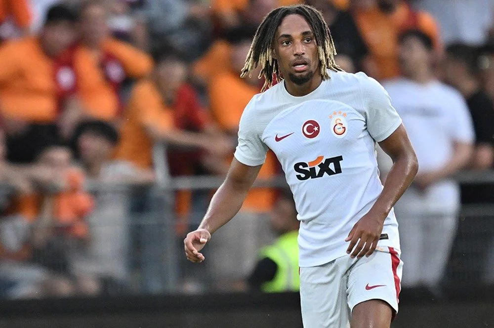 Ve resmi görüşmelere başlandı! Cimbom'un Fransız yıldızı Sacha Boey dünya devine rekorla gidiyor: Tarihe geçecek...