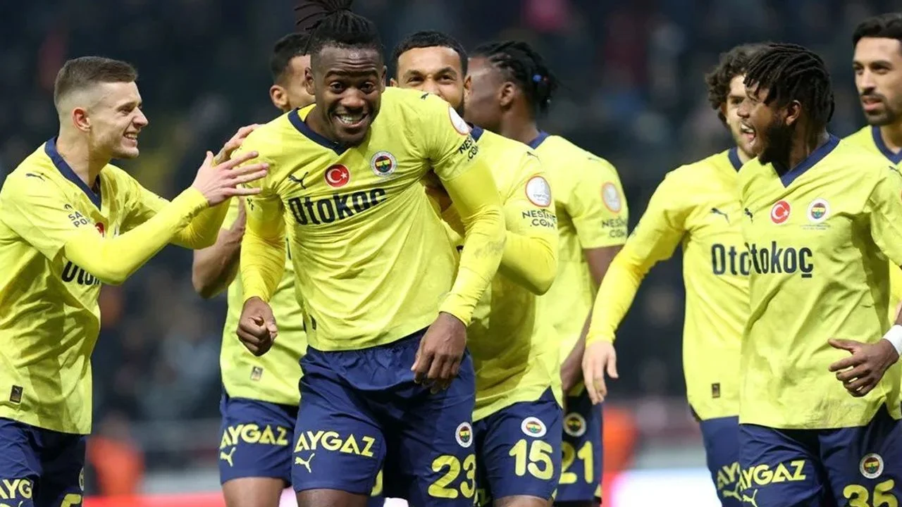 Fenerbahçe'nin Ankaragücü maçı ilk 11'i belli oldu! İsmail Kartal'dan Dusan Tadic kararı: Başka şansı yok...