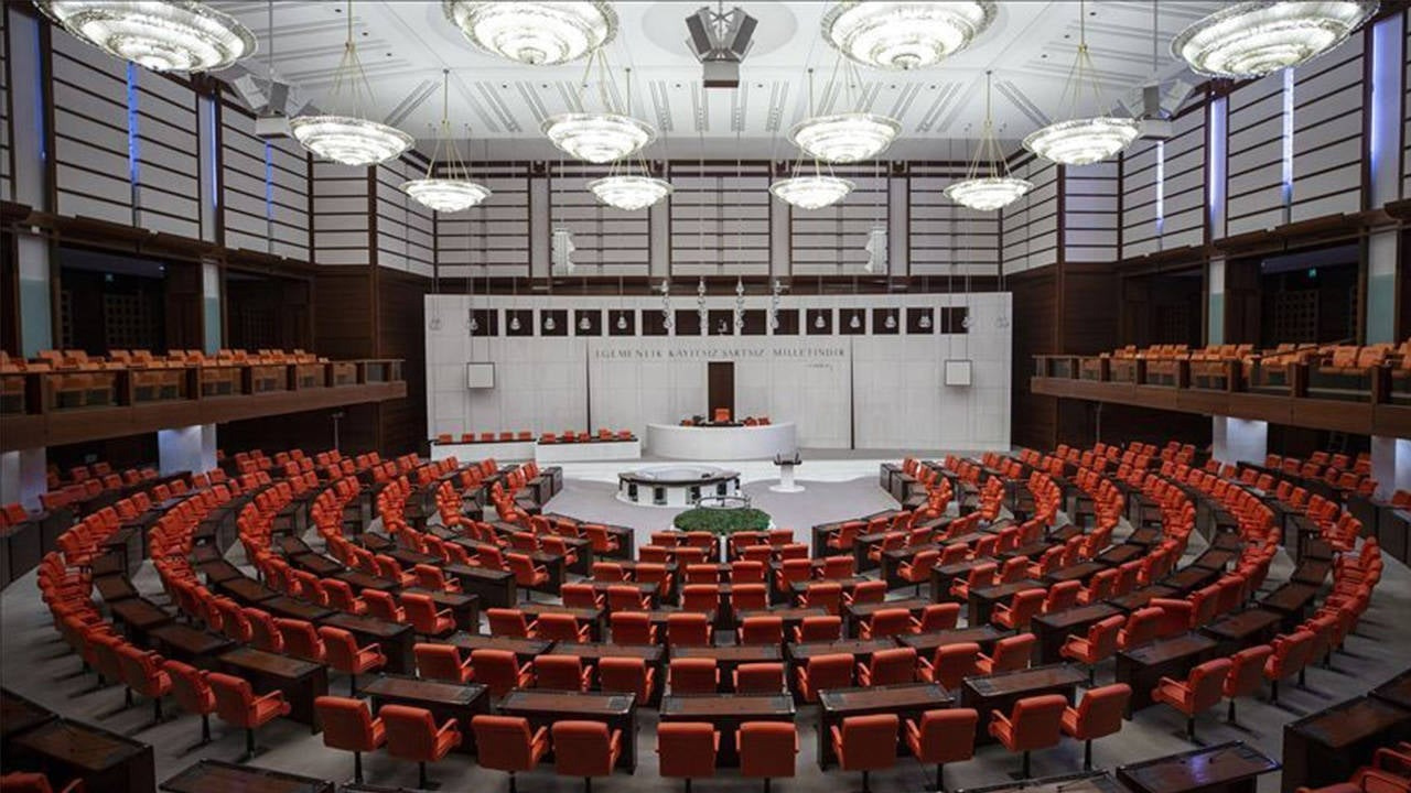 TBMM çalışma başlattı: CHP'li vekilin odasında poşetle para bulunduğu iddiası incelemede!