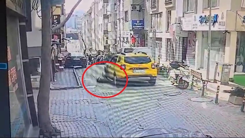 Balıkesir'de kan donduran olay: Uyuyan köpeği aracıyla ezerek öldürdü yoluna devam etti! İşte o anlar!