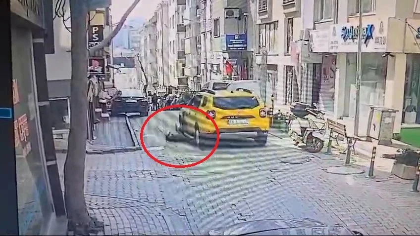 Balıkesir'de kan donduran olay: Uyuyan köpeği aracıyla ezerek öldürdü yoluna devam etti! İşte o anlar!