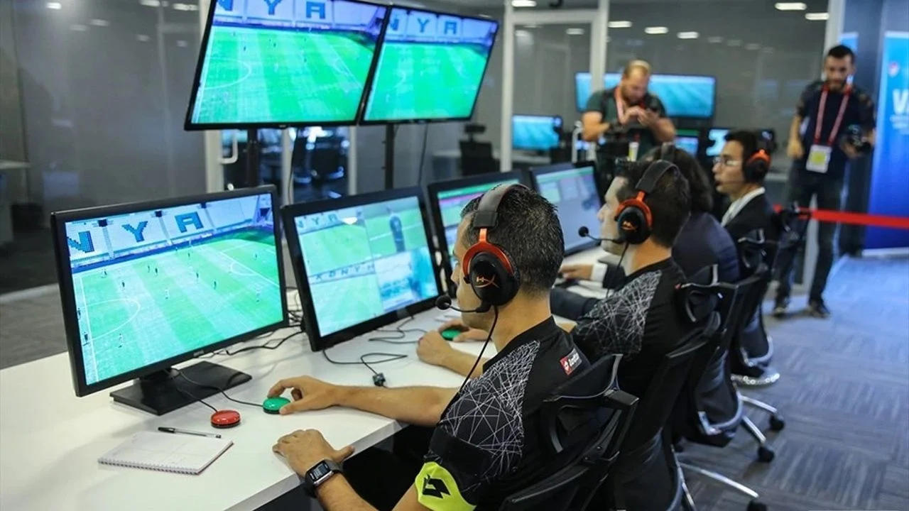 İşte isim isim Fenerbahçe maçlarına 'atanamayan' VAR hakemleri listesi! Federasyondan yalanlama gelmişti, tüm isimler ortaya çıktı