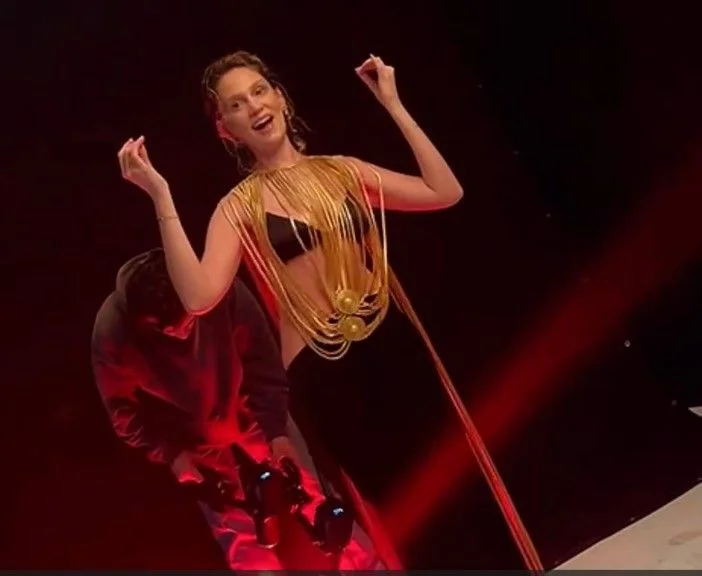 Farah Zeynep Abdullah'tan oryantal şov! Dansıyla ve tarzıyla sosyal medyayı salladı