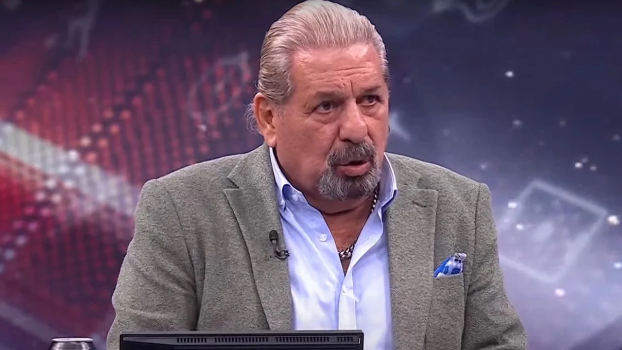 “Alexander Djiku’nun arkadan darbesi var, pozisyon penaltı! Hatta sarı kart da görmesi lazımdı! Galatasaray bu saatten sonra bu şampiyonluğu vermez…”
