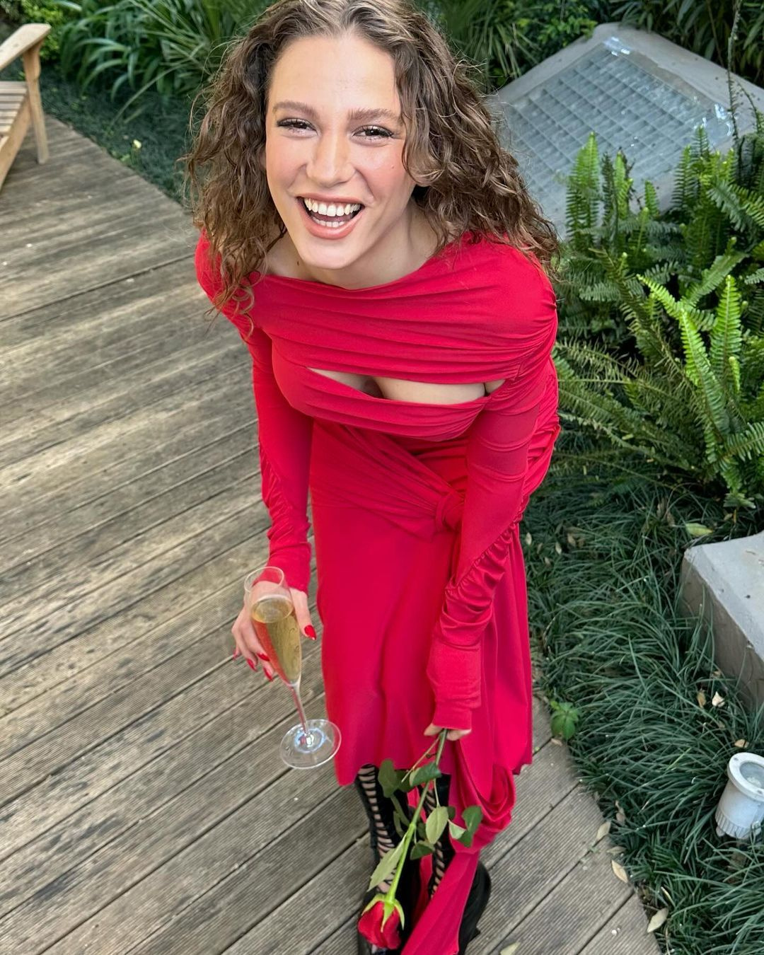 Mert Demir ile aşk yaşayan Serenay Sarıkaya, o soruyu duyunca sinirlendi!