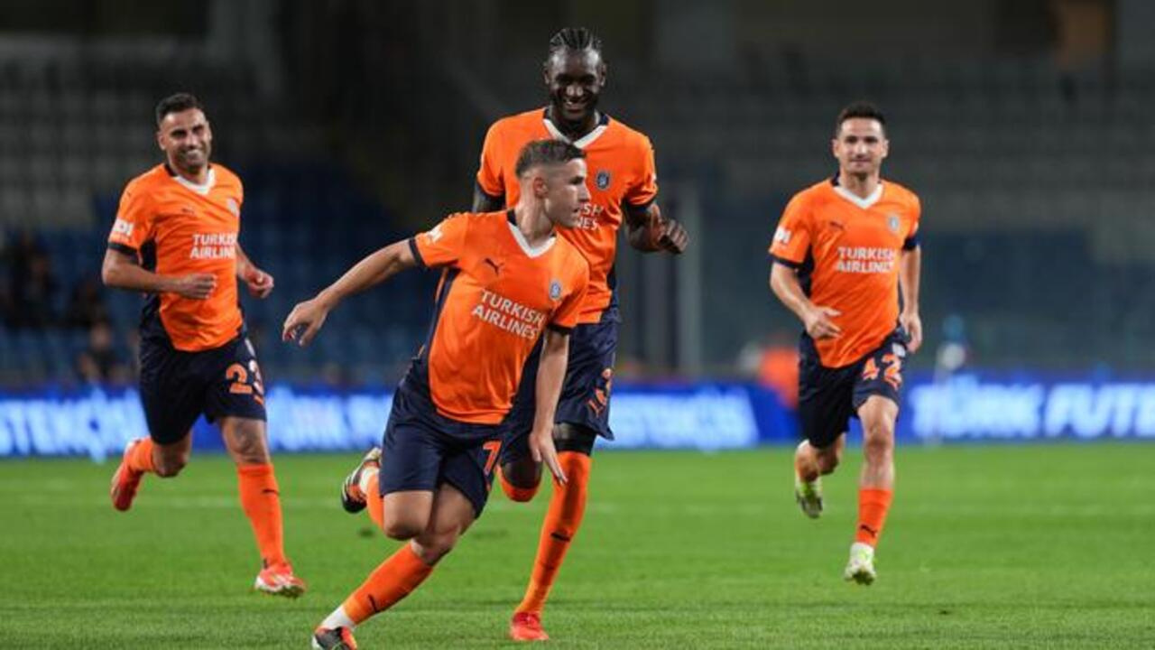 Başakşehir ikinci yarı fişi çekti, tur biletini evinde kestirdi! Başakşehir 2 - 0 Iberia Tiflis | Maçın özeti