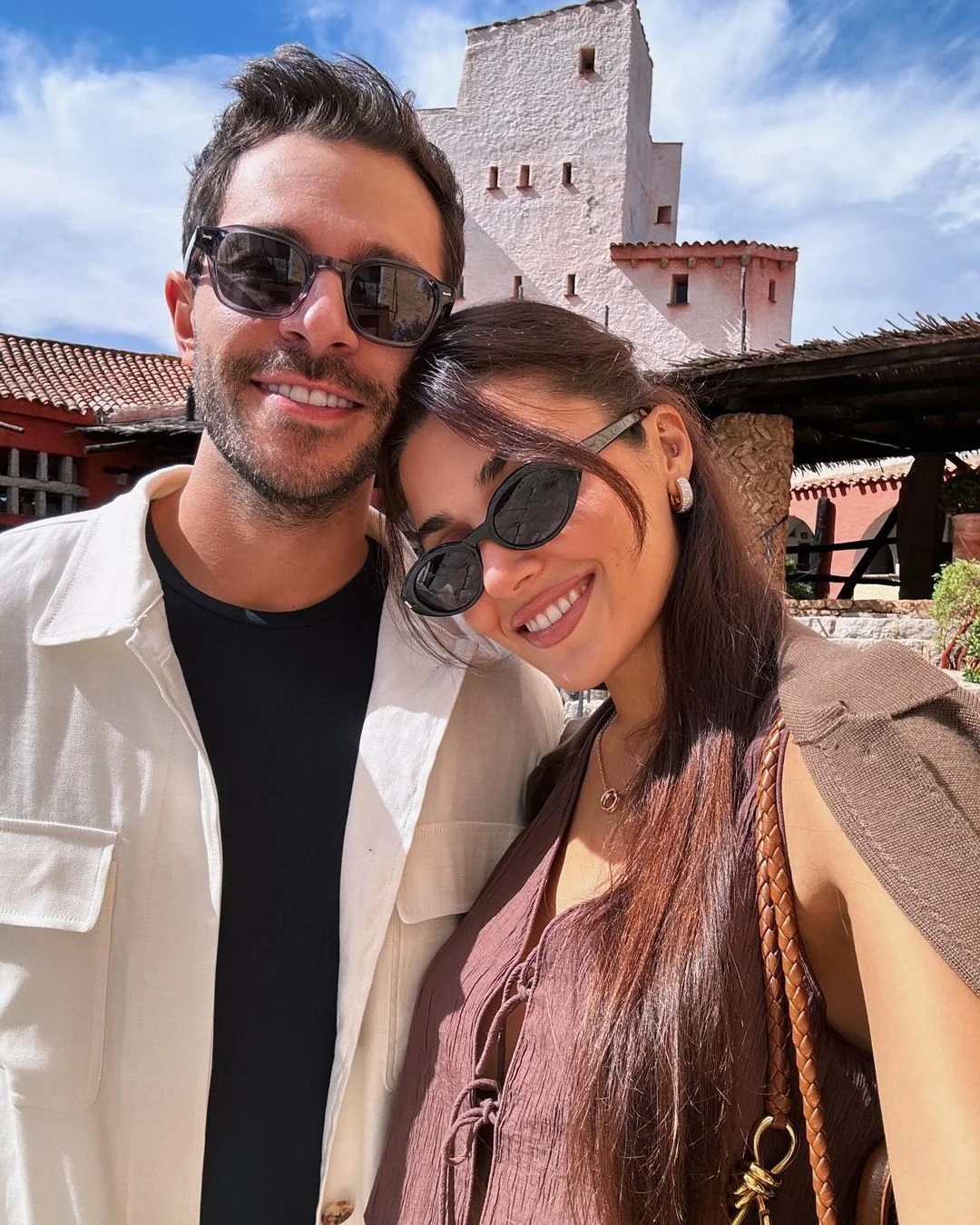 Hande Erçel, Arzu Sabancı'nın adını duyunca konuyu değiştirdi!