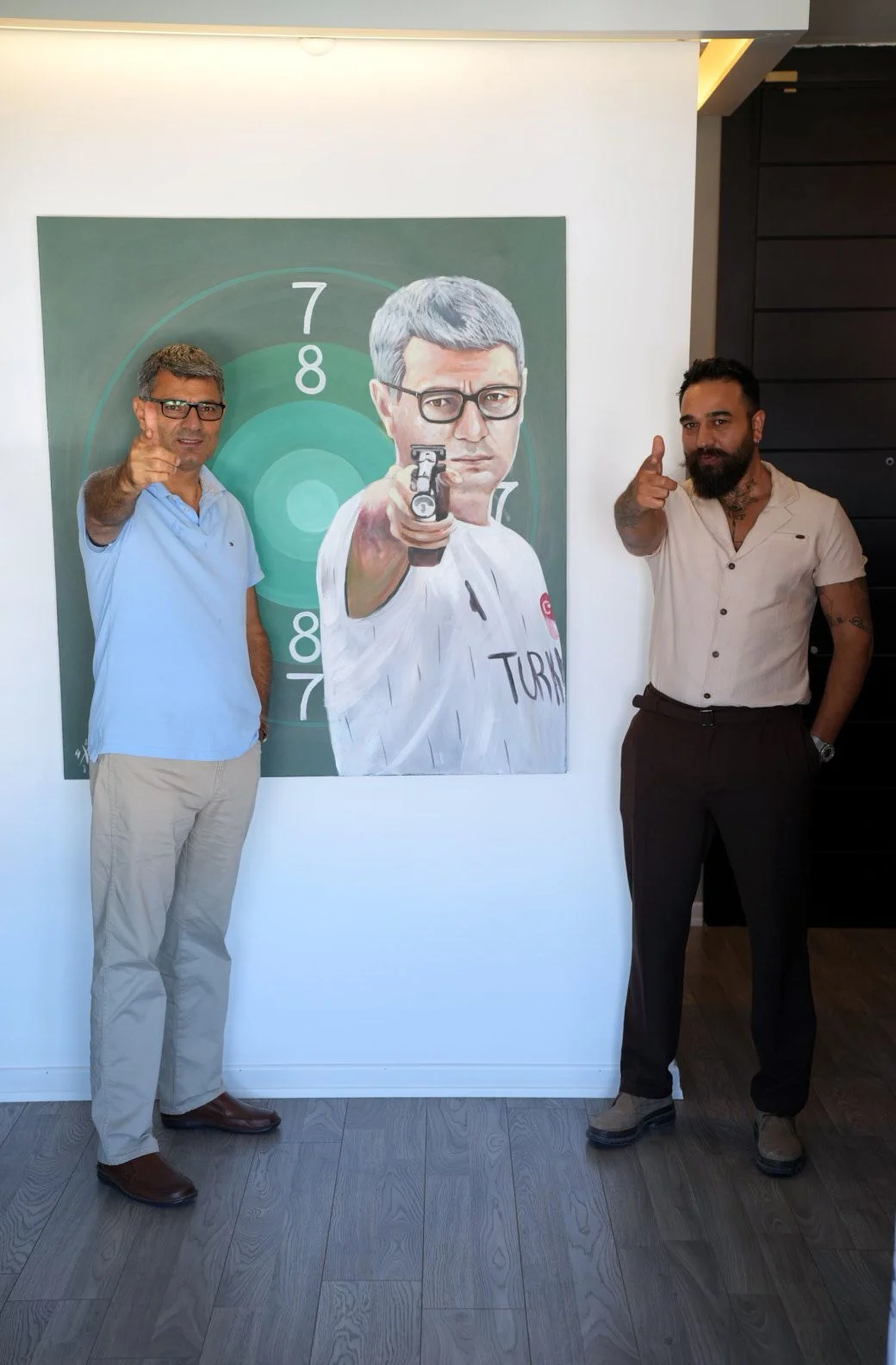 Yusuf Dikeç canlı yayında 12'den vurmaya çalışacak, tablonun tüm geliri depremzedelere