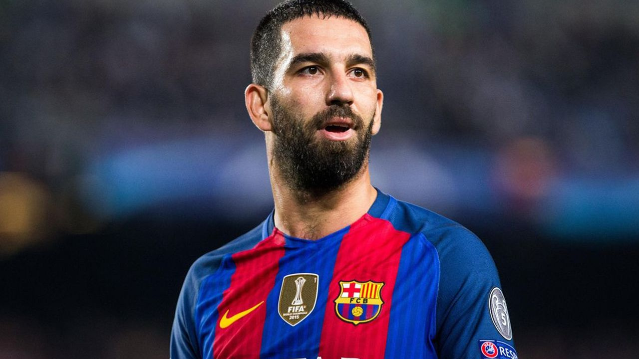 Arda Turan'dan sonra Barcelona'ya bir Türk daha! İspanyol basını resmen açıkladı: Dünya devi Galatasaray'ın kapısını çalmaya hazırlanıyor