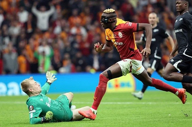 Dünya devinin ilk sırasında Victor Osimhen var: Transferi "kesin" diyerek açıkladılar!