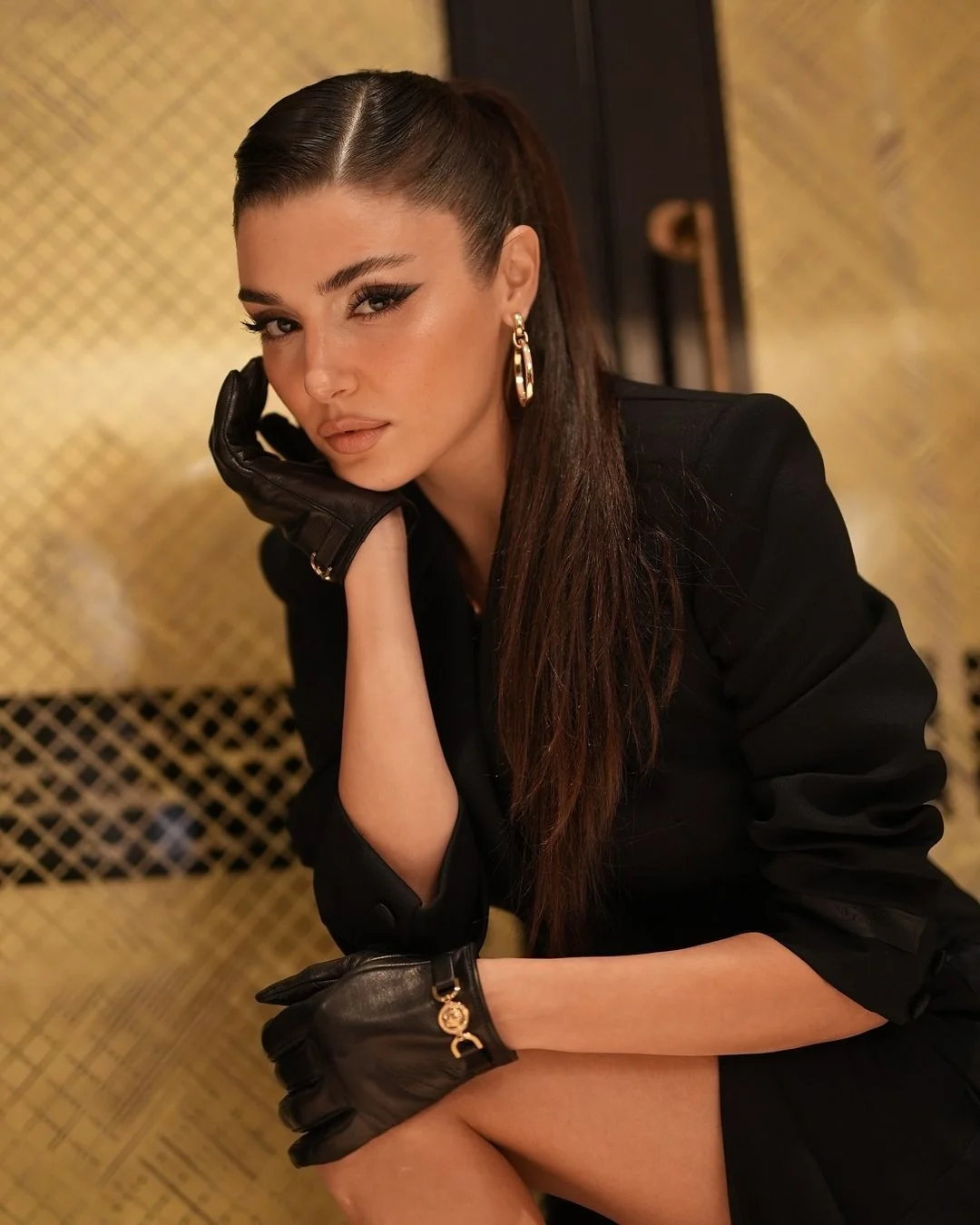 Hande Erçel dünyanın en güzel üçüncü kadını seçildi