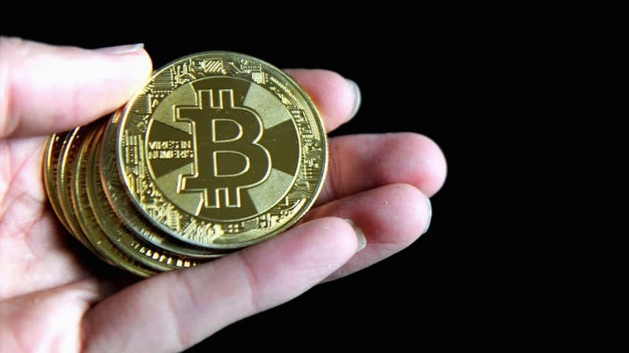 Bitcoin'de tarihi dalgalanma