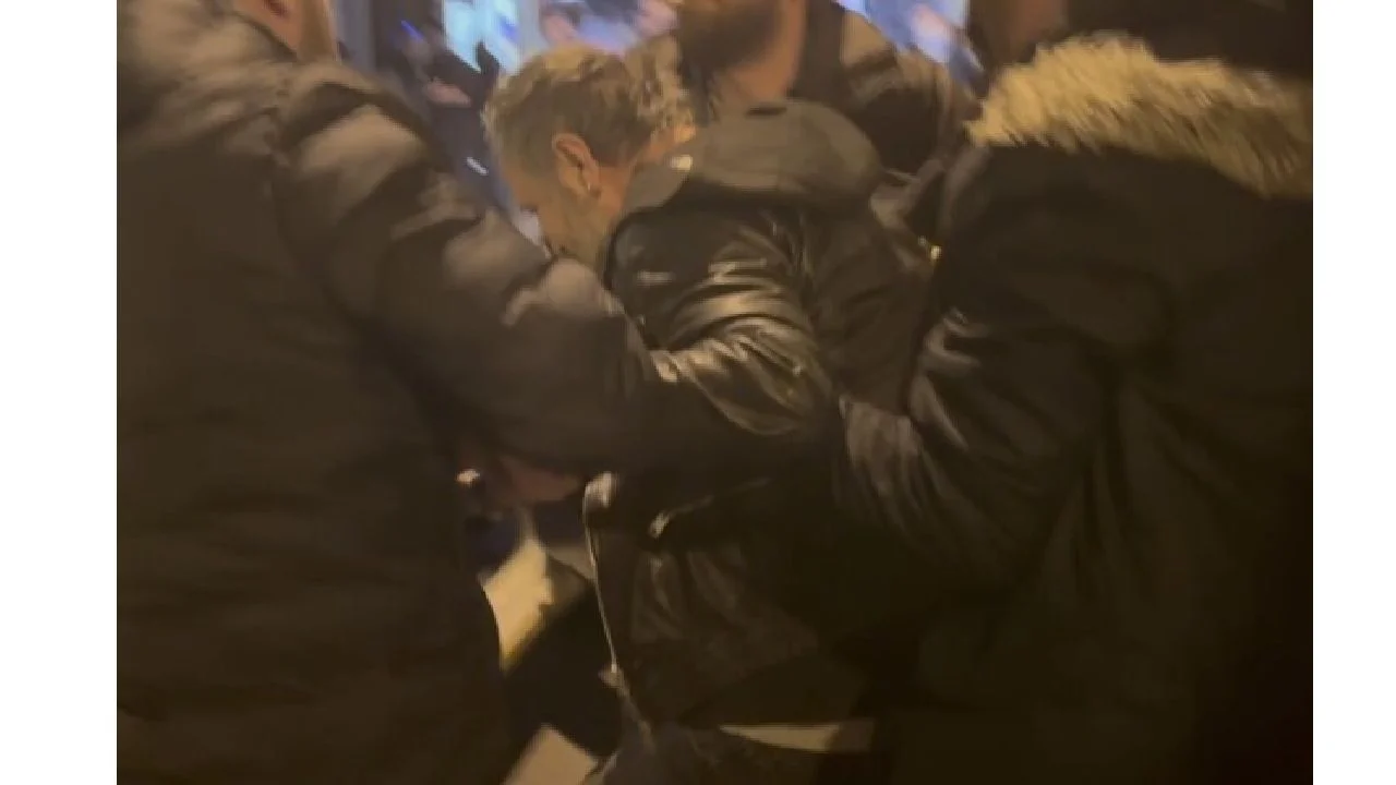 Nejat İşler yine sarhoş! Asmalımescit'te yere yığıldı