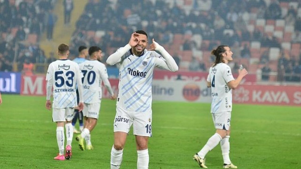 Fenerbahçe ikinci yarı açıldı, gülcüleriyle deplasmanda kazandı! Adana Demirspor 0 - 4 Fenerbahçe | Maçın özeti