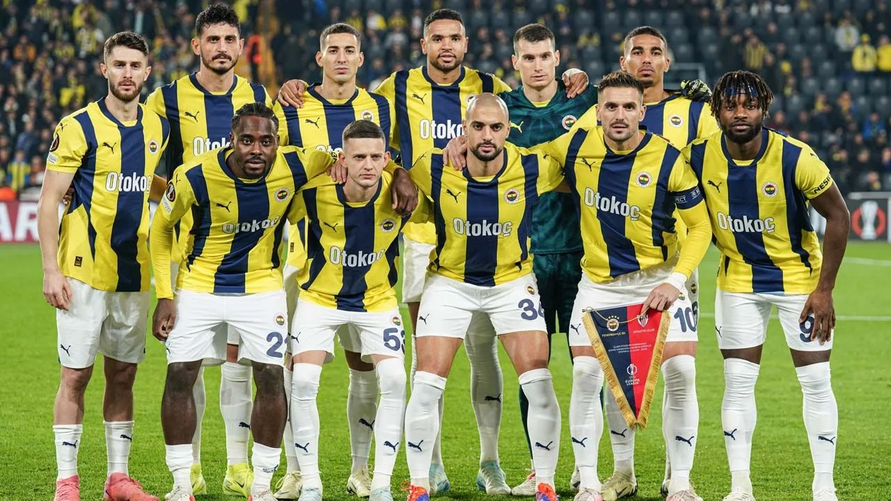 Fenerbahçe'nin Lyon maçı ilk 11'i belli oldu! Jose Mourinho kararını verdi: Kritik maçta yine üçlü oynayacak