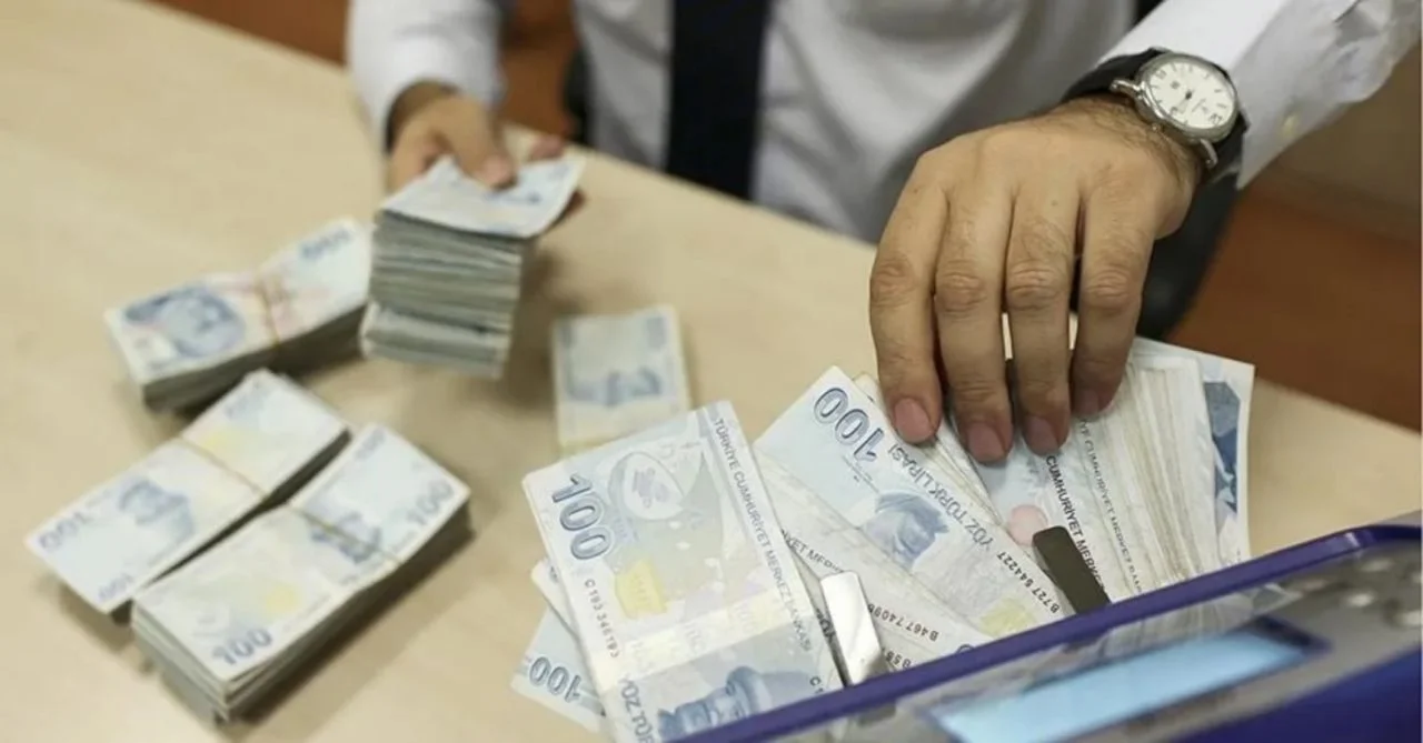 SGK duyurdu! Emeklilerin zam farkı ödemelerinde tarih netleşti