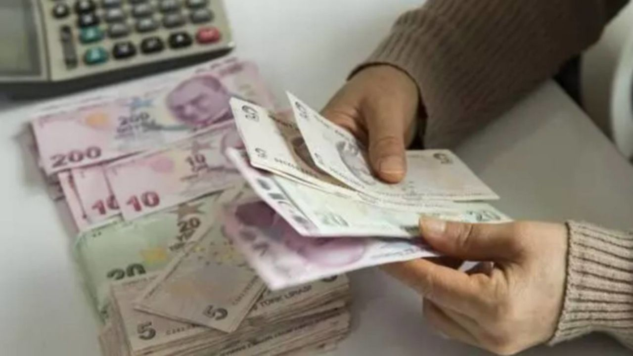 SGK duyurdu! Emeklilerin zam farkı ödemelerinde tarih netleşti