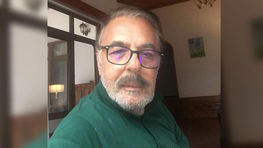 Adana'da Ferdi Tayfur için anma töreni düzenlendi! Hayranları hep birlikte 'Hatıran Yeter' şarkısını söyledi