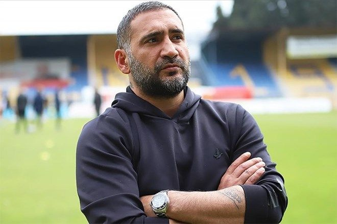 Galatasaray'da Carlos Cuesta ve Elias Jelert'e çok ağır sözler: "Bu adamları çok aradınız mı? Büyük takımda oynayacak kapasiteleri yok"