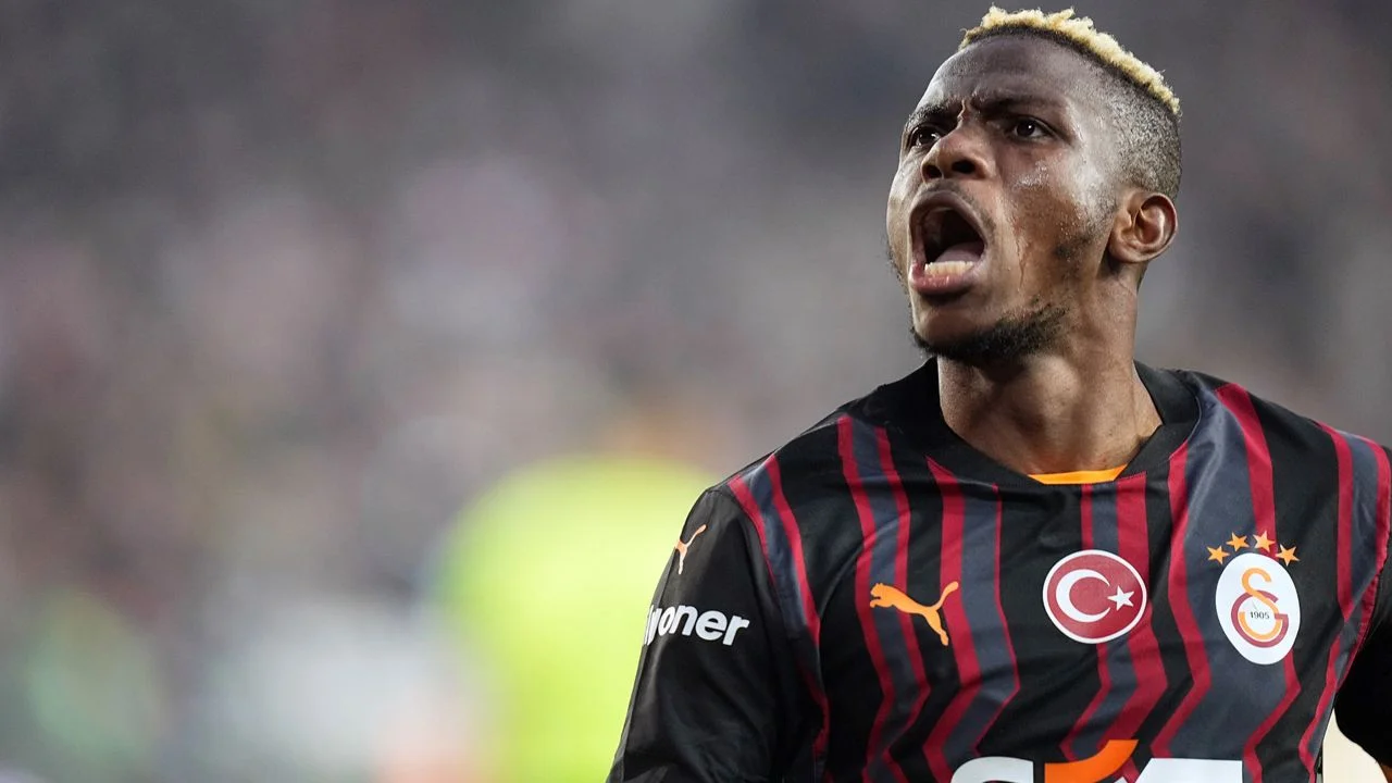 Victor Osimhen'in istediği yıllık ücret ortaya çıktı! Yıldız oyuncunun maliyeti tamı tamına 127 milyon euro