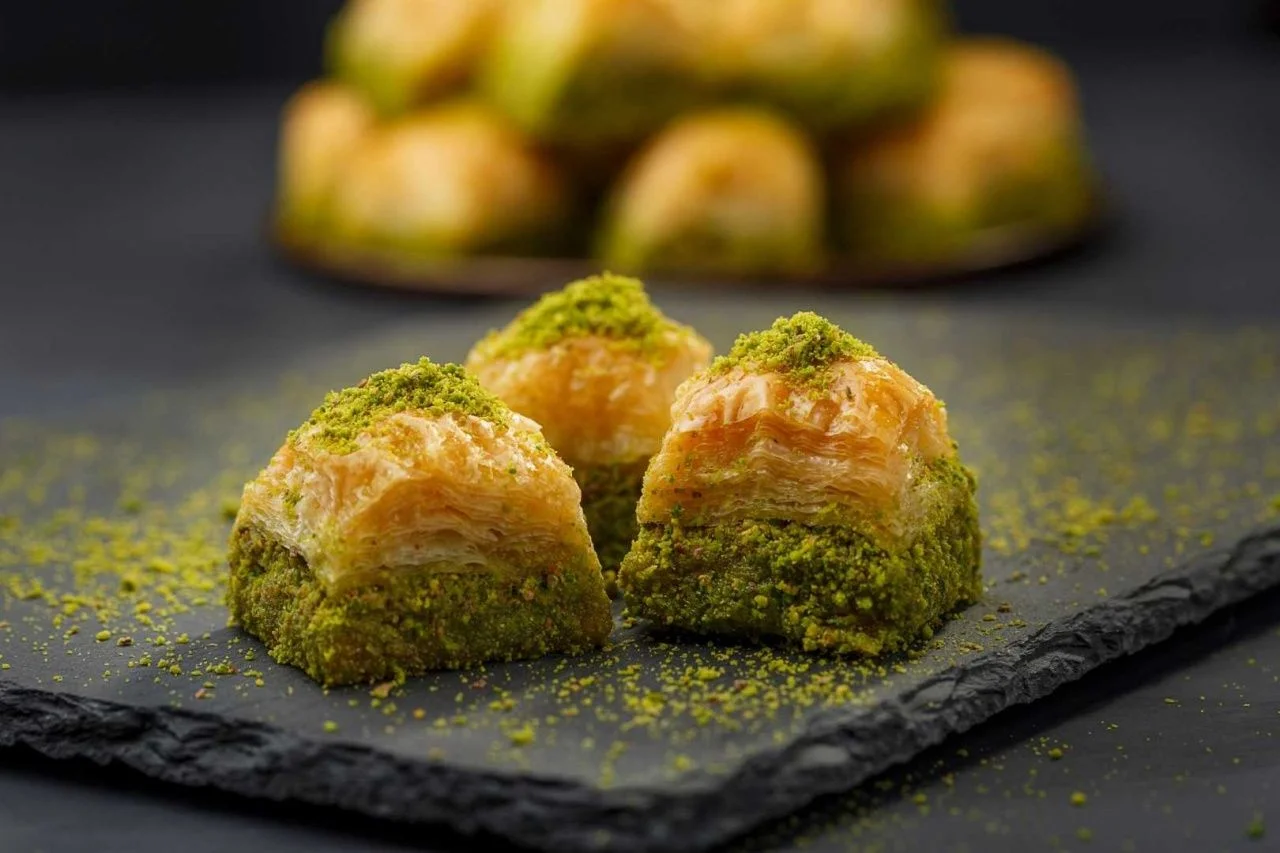 Bayram öncesi hileli baklava uyarısı! Fıstık yerine ıspanak kullanıyorlar