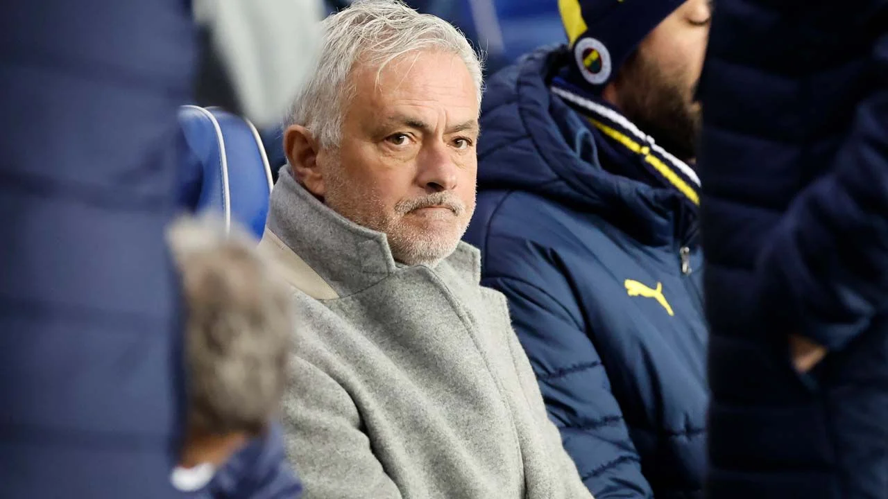 Fenerbahçe'nin Bodrum FK maçı ilk 11'i belli oldu! Jose Mourinho eksikler sonrası kararını verdi: Fred ve Dzeko'nun yokluğunda forma onların...