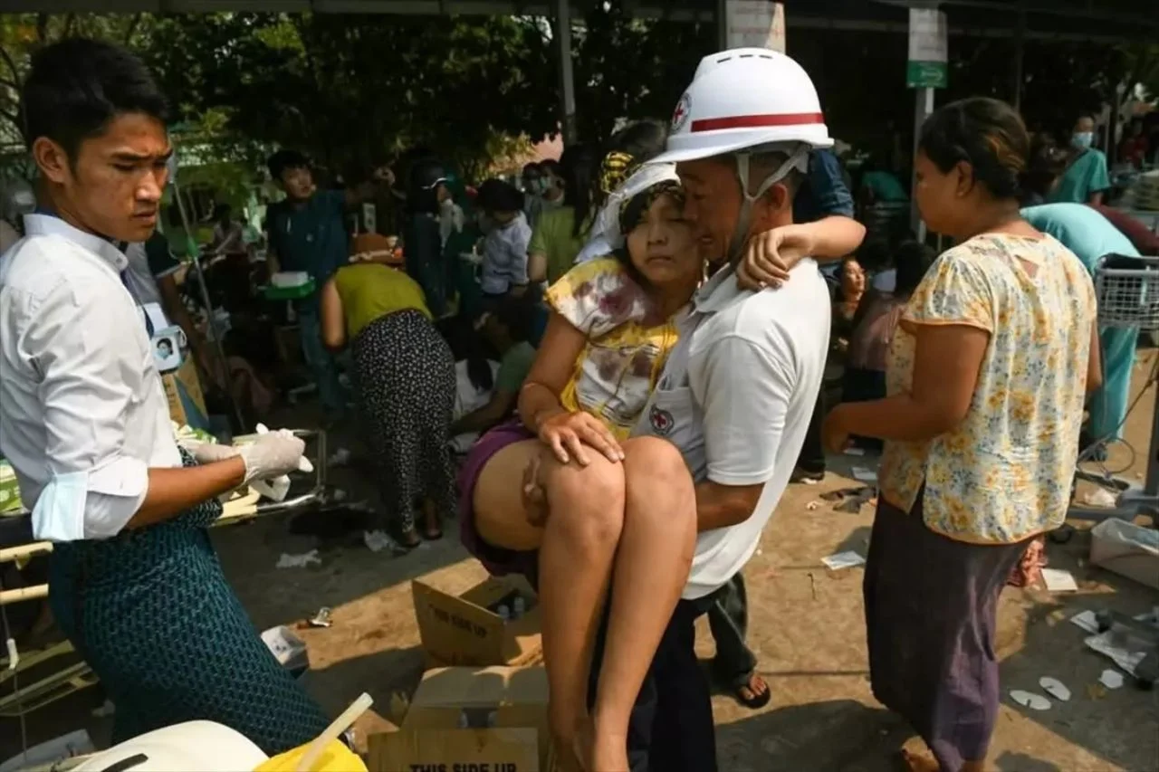 Myanmar'daki depremlerde bilanço ağırlaşıyor: Binden fazla ölü ve yaralı var!