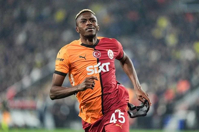 Victor Osimhen'in takım arkadaşlarına verdiği söz ortaya çıktı! Taraftarları havalara uçuracak açıklama