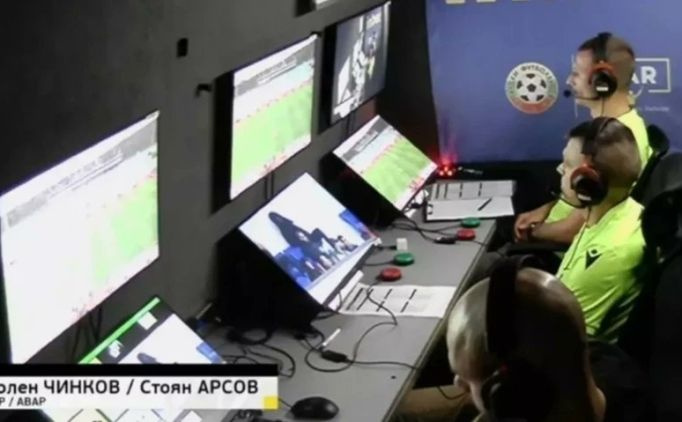 VAR'da görülmemiş skandal! Hakemler maç içinde canlı bahis oynarken yakalandı