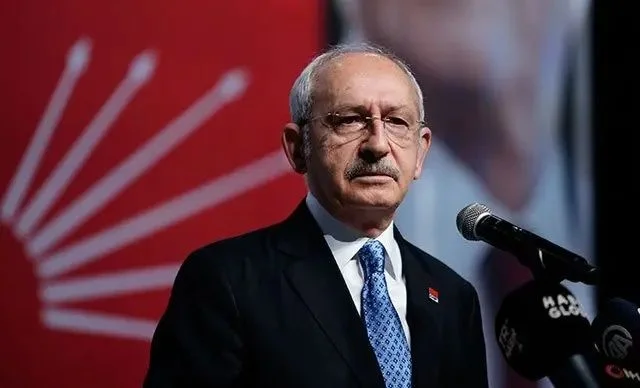 CHP'de olağanüstü kurultay günü! Üçlü düello: Özgür Özel, Ümit Uysal ve Berhan Şimşek genel başkanlık için yarışacak...