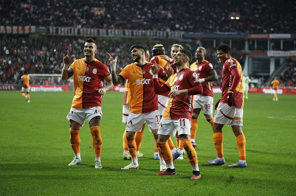 Rıdvan Dilmen, Victor Osimhen'in o sözüne dikkat çekti ve transfer bombasını ortaya bıraktı