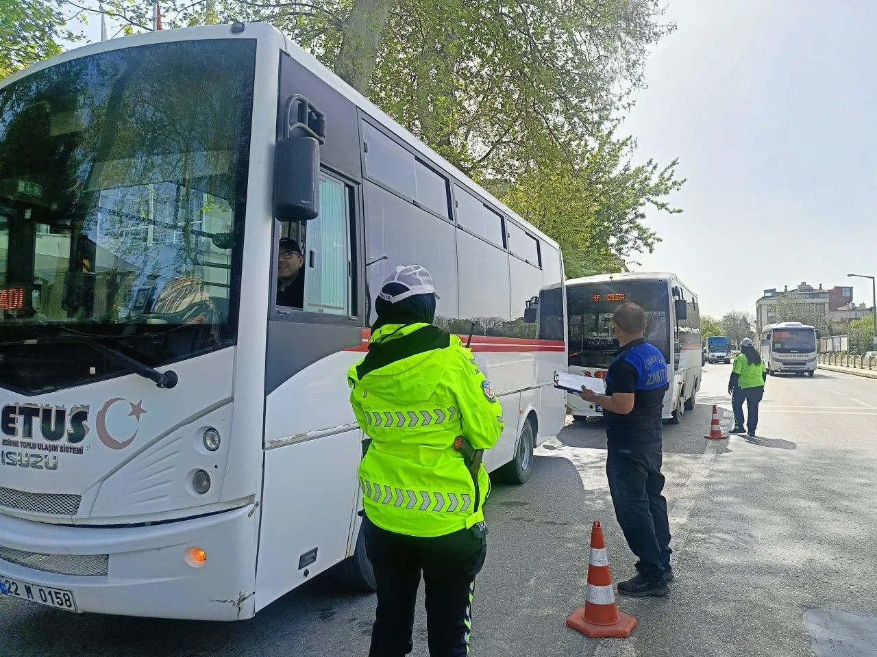 Belgeler tek tek incelendi! Toplu taşıma araçları ve ticari taksilere sıkı denetim