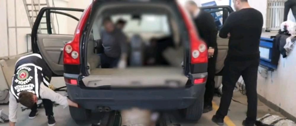 İpsala Sınır Kapısı’nda uyuşturucu darbesi: Cipte 17 kilo esrar yakalandı