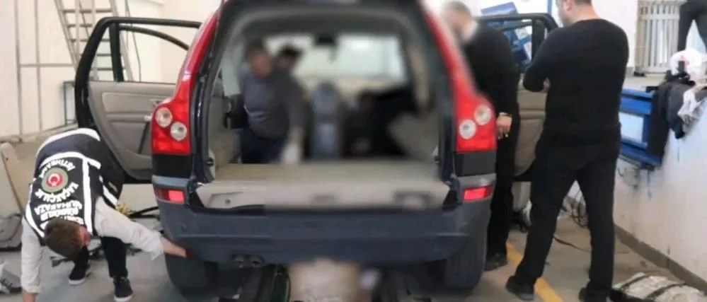 İpsala Sınır Kapısı’nda uyuşturucu darbesi: Cipte 17 kilo esrar yakalandı