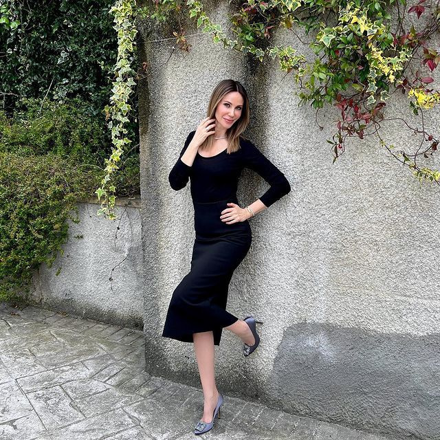 Demet Şener'den yeni imaj! Kahküllü saç modeliyle dikkat çekti
