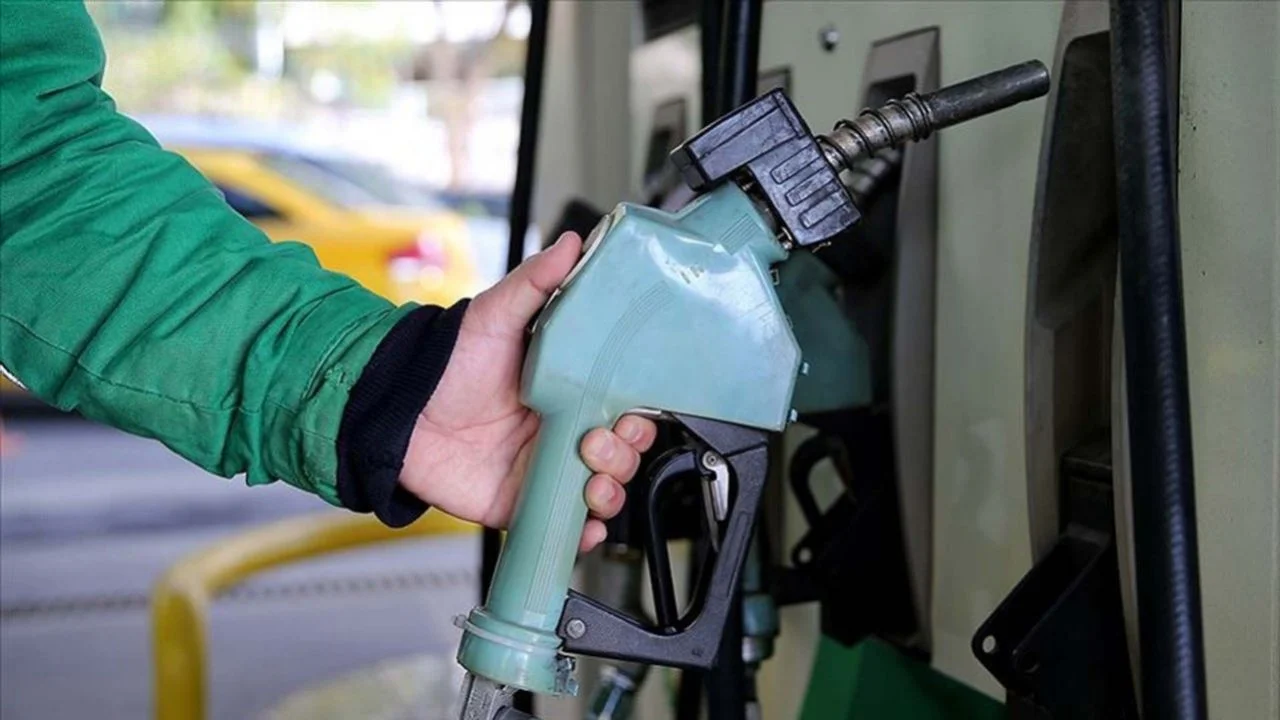 Akaryakıtta zam silsilesi devam ediyor! Motorine bir zam daha geliyor! İşte 22 Nisan 2025 güncel akaryakıt fiyatları