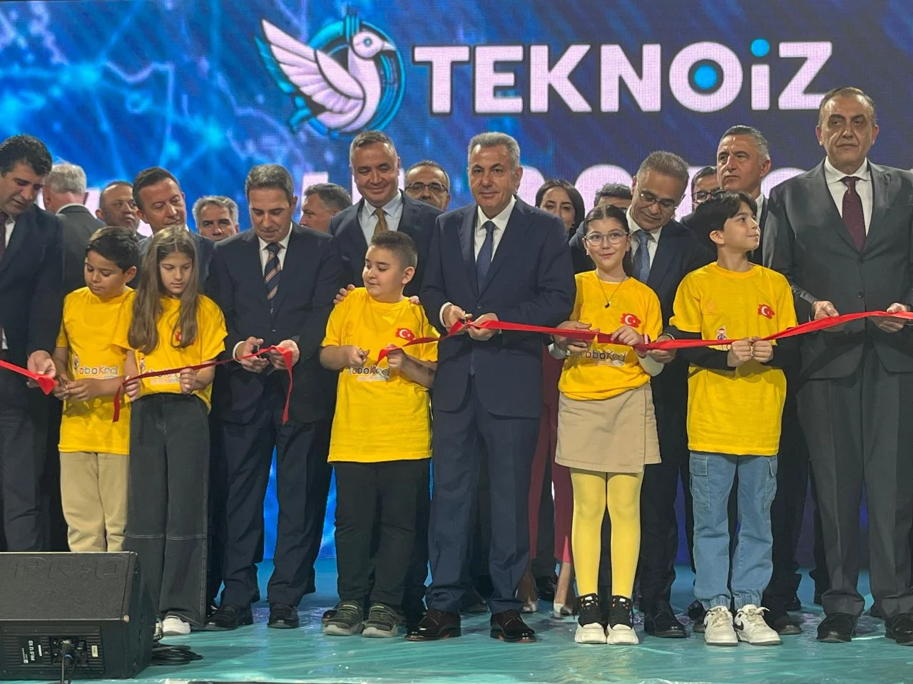 İzmir geleceği kodluyor! ROBOKOD Şenliği’nde 600 öğrenci teknolojide sınırları zorladı