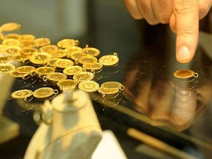 Altın 1 günde tepetaklak oldu: Sene sonu için dudak uçuklatan tahmin!