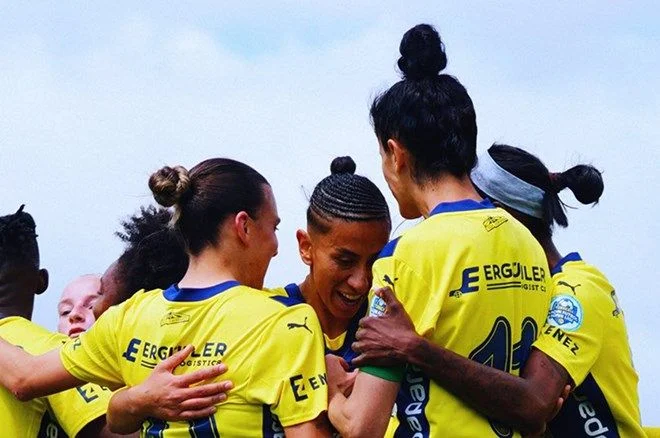 Fenerbahçe şampiyonluk maçı için düğmeye bastı: TFF'ye resmen başvurdu!
