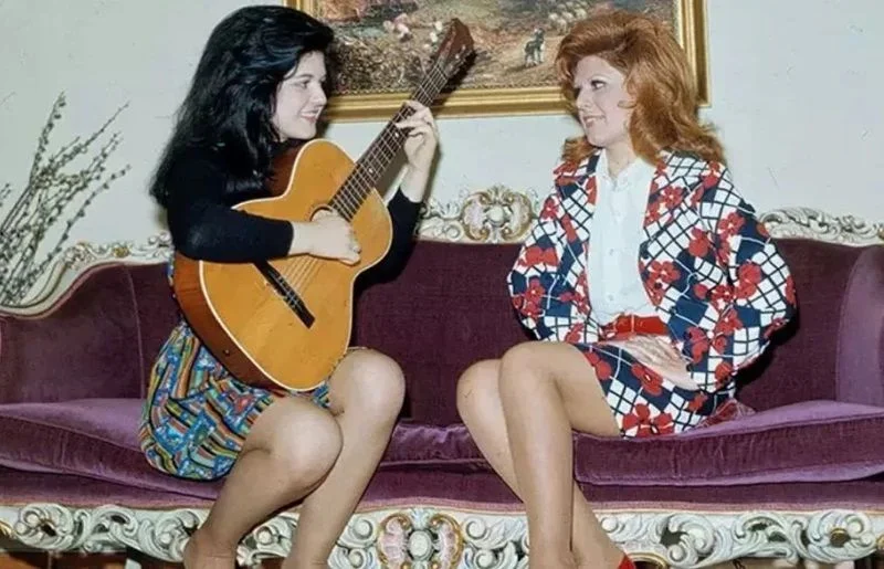 Eski eşi ve kardeşinin ihanetiyle yıkılmıştı! Gülden Karaböcek'in kızından Neşe Karaböcek'e barış çağrısı