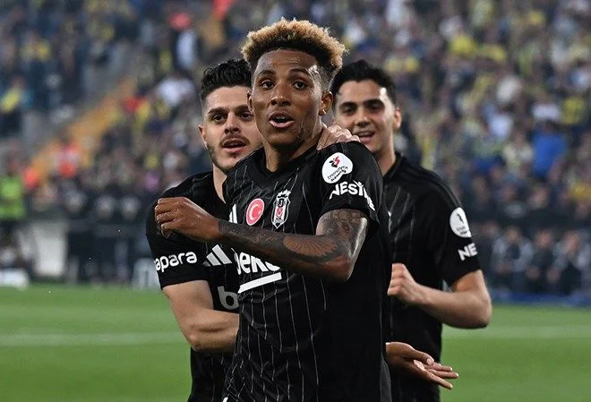 Nihat Kahveci canlı yayında küplere bindi: Jose Mourinho niye geldin? Niye bu kadar transfer yaptın?