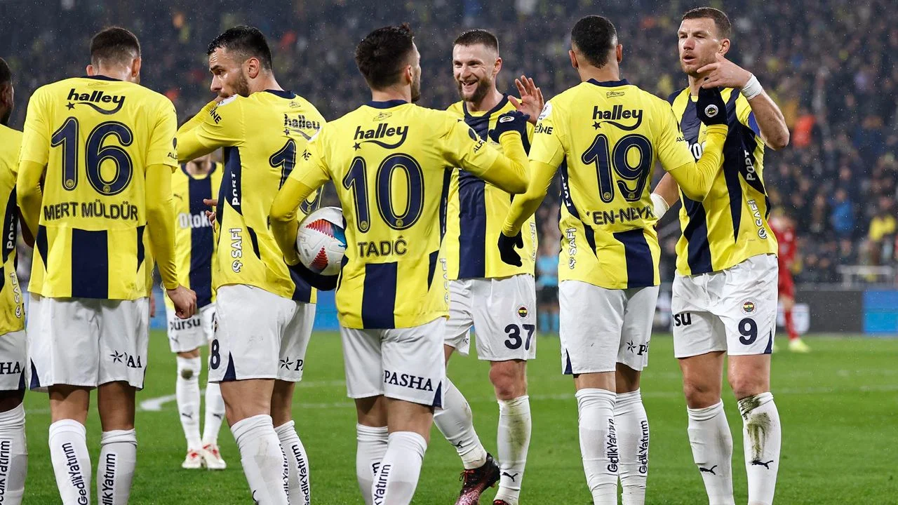 Fenerbahçe'nin Başakşehir maçı ilk 11'i belli oldu! Jose Mourinho için prestij maçı