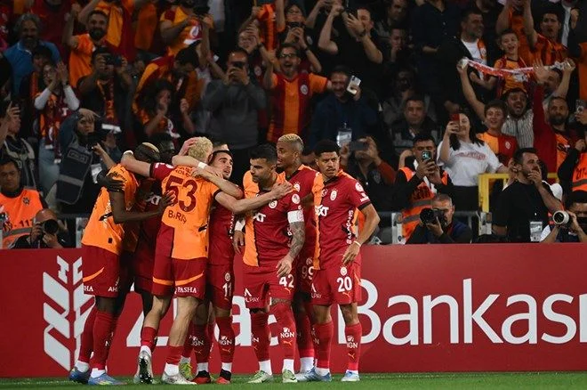 Victor Osimhen'den maç sonu manidar sözler! Gidecek mi, kalacak mı?