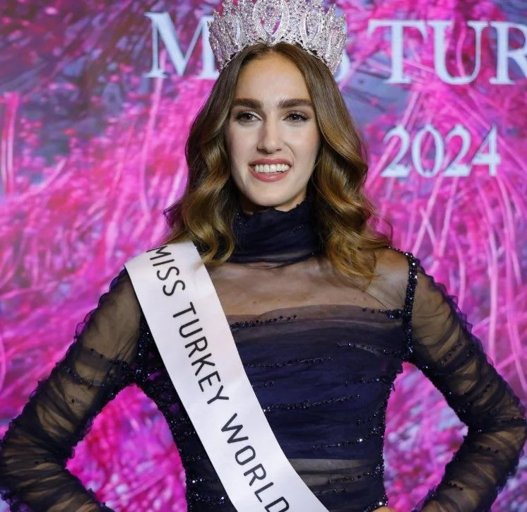 İdil Bilgen, Miss World'de çeyrek finale kaldı