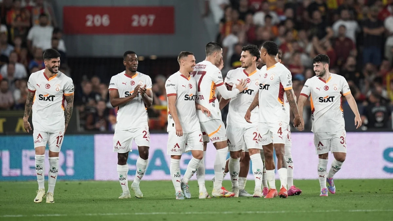 Galatasaray ikinci yarı açıldı, İzmir'de de kazandı (Göztepe 0 - 2 Galatasaray | Maçın özeti)