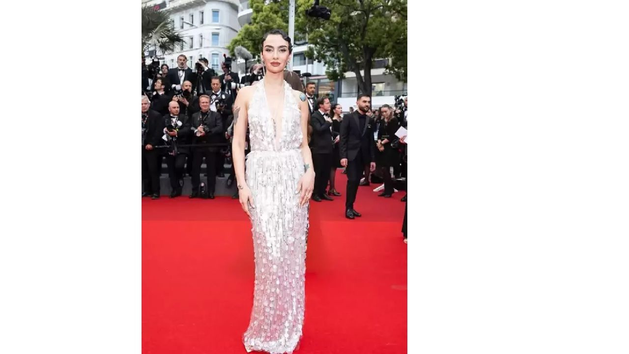 Birce Akalay'dan Serenay Sarıkaya ve Hakan Kurtaş'a övgü dolu yorum! "İyi ki siz be!"