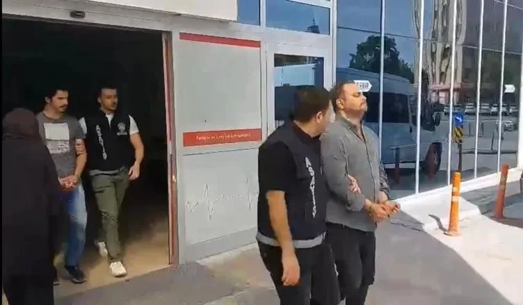 Zafer Partili avukat Erdoğan Varım'dan skandal! Suriyeli ailenin evini kundakladı...  Parayı alamayınca evi yaktı!